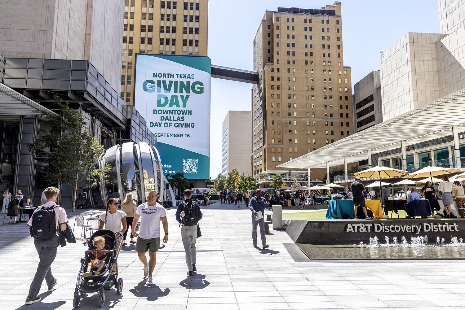 Downtown Dallas' Day of Giving