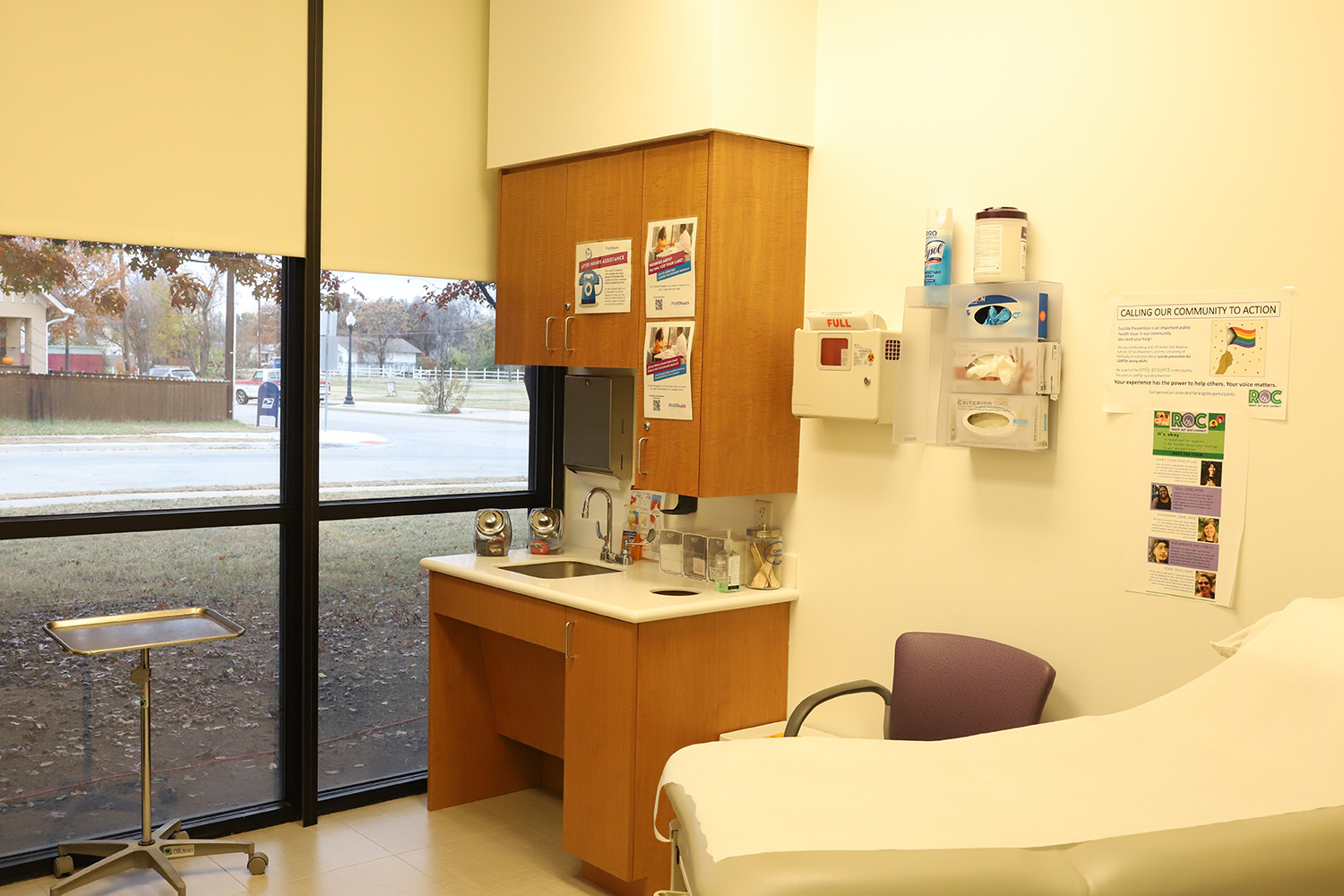 PHNTX South Dallas Health Center Exam Room